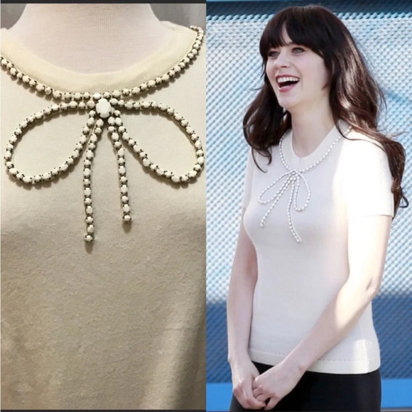 Classic Pinup Sweater Bow Embellishment - Picture 1 of 7